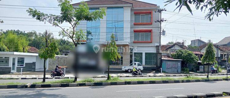 Gedung Kantor Pusat Bisnis Jogja  1