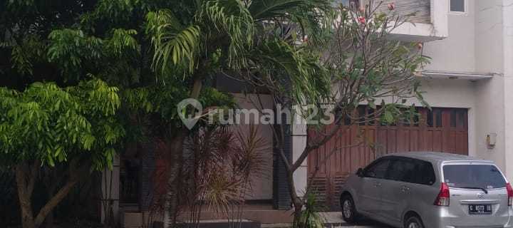 Rumah Mewah Full Furnished di Graha Padma Semarang 1
