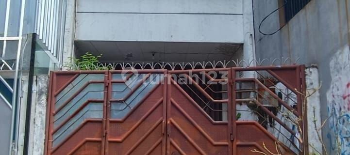 Rumah 2 Lantai di Jl. Raya Pos Pengumben, Jakarta Selatan 1