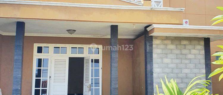 Rumah Asri 2 Lantai Lokasi Strategis di Pasar Kliwon 1