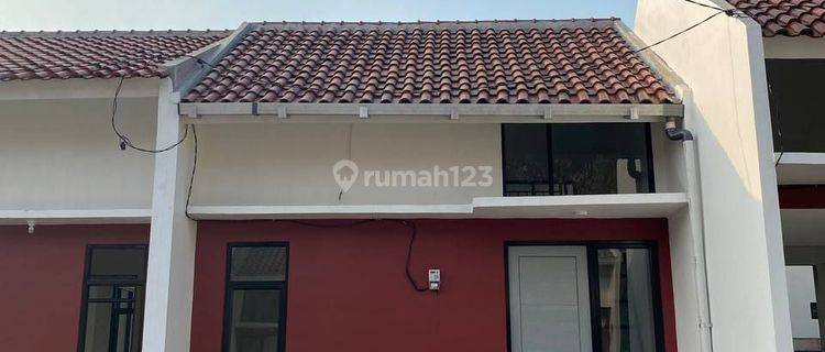 Rumah Cantik Minimalis Mezzanine Nempel Stasiun Depok  1