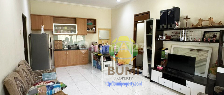 Strategic Location House in Jebres Near UNS Campus 1