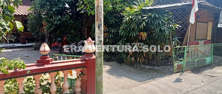 Rumah Etnik Strategis  Tengah Kota Solo 1