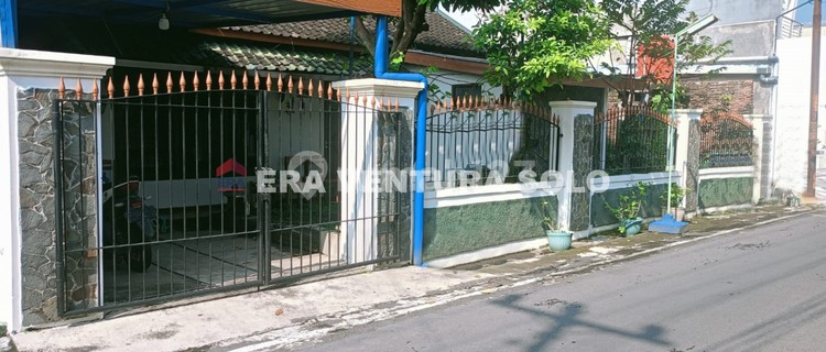 Rumah Strategis Siap Huni Kadipiro Solo 1
