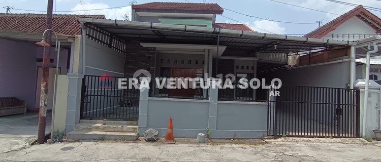 Strategic Ready-to-Use House in Sawahan 1