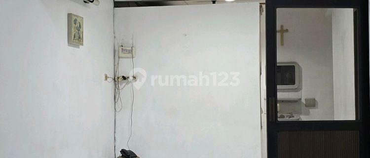 House. 1.5 floors Janur Asri, Kelapa Gading, North Jakarta. 1