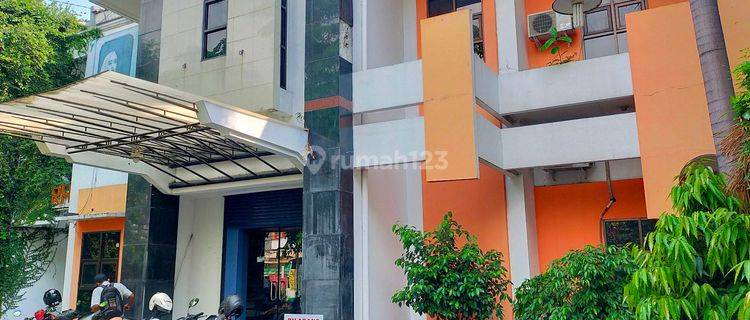 Bangunan Besar 2 Lantai Cocok Untuk Kantor Showroomlokasi Strategis Di Jalan Yosodipuro, Solo 1