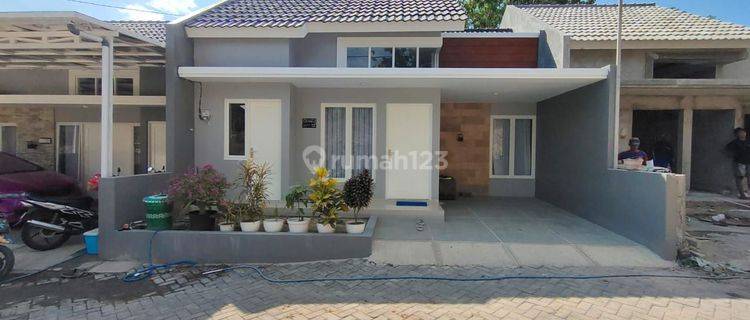 Rumah Minimalis Modern
bangunan Baru  Di Dekat Uns, Kec.jebres, Solo 1