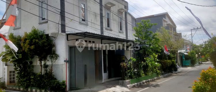 Small 2-Story House, Suitable for Residence/Office/Other Businesses, Strategic Location in Manahan, Banjarsari Subdistrict, Solo 1