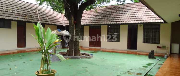 For Rent House in Cikini Central Jakarta, Area Suitable for Business 1