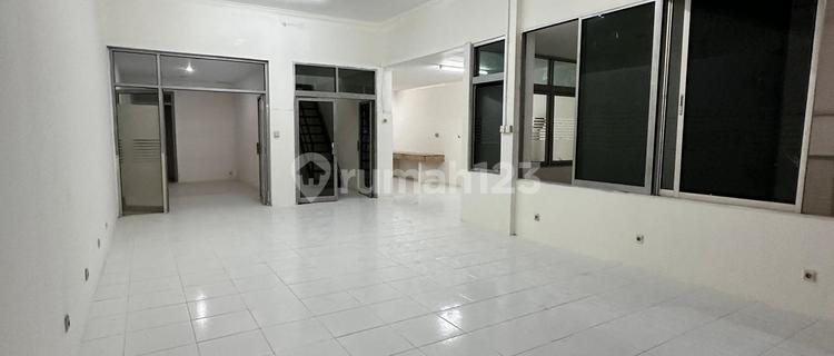 For Rent: Attached Shophouse in Kebayoran Lama, South Jakarta 1