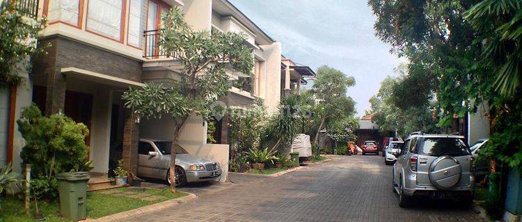 Dijual Townhouse Taman Amir Hamzah Menteng Jakarta Pusat 1