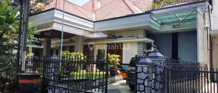 Rumah Mewah Ekskulusif di Sayap Riau Dago Pusat Kota Bandung  1