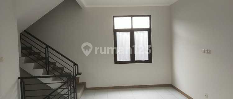 Sewa Ruko 2,5 Lantai di Taman Kopo Katapang Bandung 1