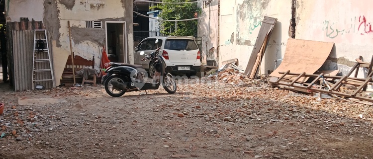 For sale: Land and rental units in East Jakarta 1