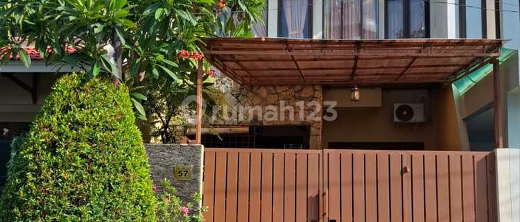 Beautiful Move-In Ready House in Cempaka Putih, Central Jakarta 1