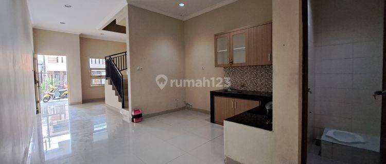 Dijual Rumah Tanjung Duren, Kt 3, 3 Lantai, Minimalis, Selangkah Ke Central Park Mall, Jakarta Bara 1