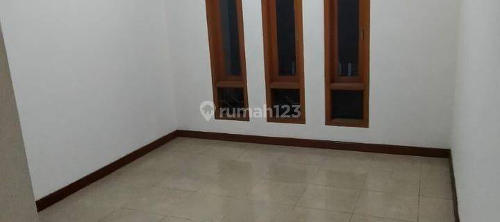 Rumah Modern 2 Lantai Siap Huni di Taman Holis 1 1