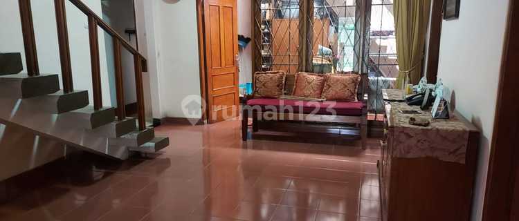 Rumah tinggal tengah kota 1