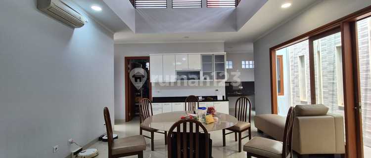 For Sale Comfortable Residential House Well-Maintained Building 1