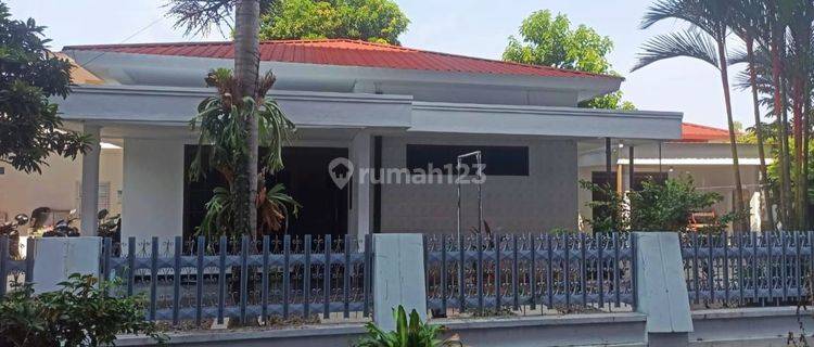 Rumah bagus atrategis & asri siap pakai 1