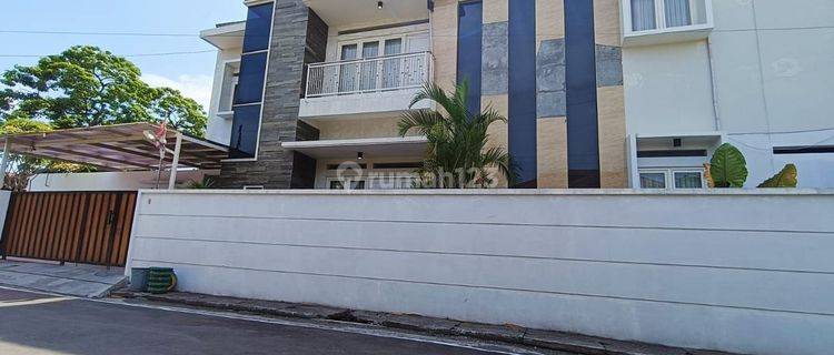 Rumah Mewah 2lantai Full Furnished Siap Pakai Di Colomadu Solo  1