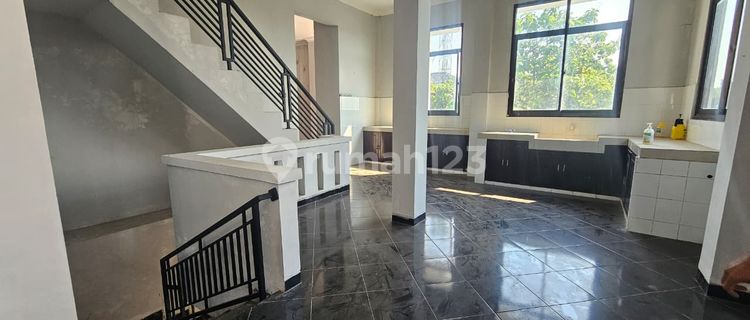 Jual Rumah Siap Huni ,Ada View Kota, Terawat, Lingkungan Tenang, Nyaman, Aman, Bebas Banjir 1