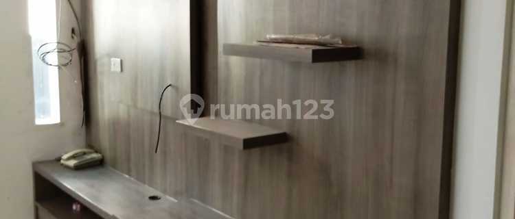 Jual.rumah Siap Huni, Terawat,Semi.furnish, Strategis, Tgh Kota, Byk Kuliner, Dekat Airport, Stasiun Poncol 1