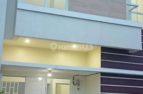 Rumah Cantik 2 lantai harga sudah free biaya di bsd dekat stasiun 1