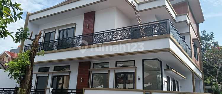 Nice Corner House in BSD Kencana Loka with SHM, Ready to Occupied in a Cluster. 1