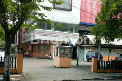 DIJUAL  CEPAT GEDUNG EX SUPERMARKET DI KOTA NGANJUK 1