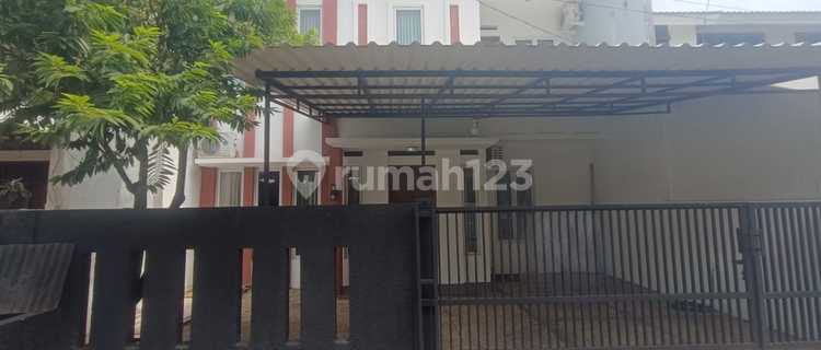 Ready-to-Occupy House in a Prime Location in Rawamangun 1