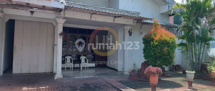 Dijual Rumah Bagus Semi Furnished SHM Peterongan, Semarang 1