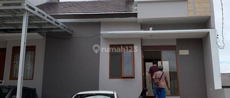 Disewakan Cepat Rumah Tinggal Dekat Kota Baru Parahyangan 1