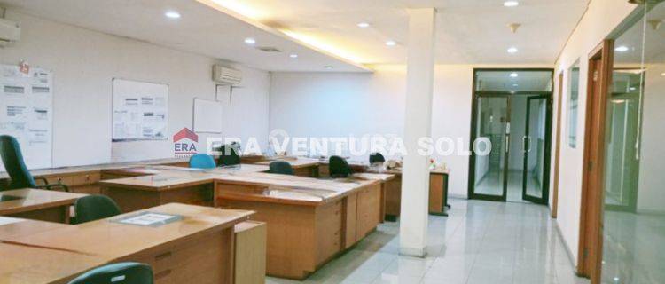 Ruang Usaha Strategis Tengah Kota Solo 1