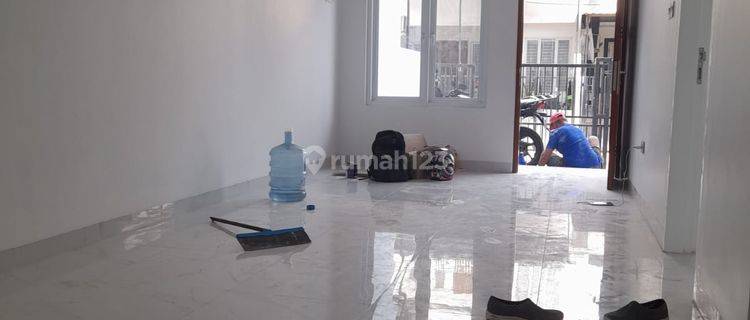 Rumah Baru Unfurnished SHM di Janur Kuning Residence, Jakarta Utara 1