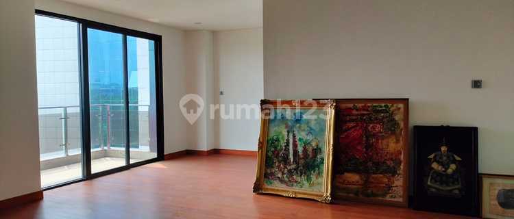 Apartment Cikini Menteng Bagus 3 BR Unfurnished private floor 1