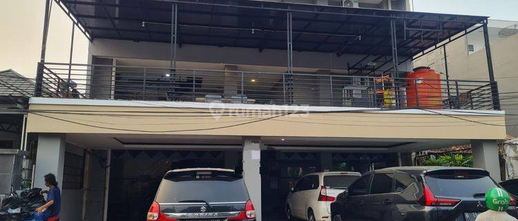 Rumah Kostan 4 Lantai Bagus Furnished SHM di Jl Makaliwe Grogol , Jakarta Barat 1