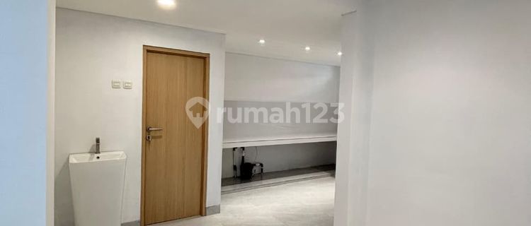 New Unfurnished Good House in Kelapa Puyuh, Kelapa Gading, North Jakarta, SHM 160m2 1