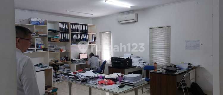 Office House by the Side of Persada Sayang Road 1