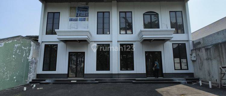 Jual Ruko Baru 3½ Lantai Jalan 2 Jalur Di Duren Sawit, Jakarta Timur 1