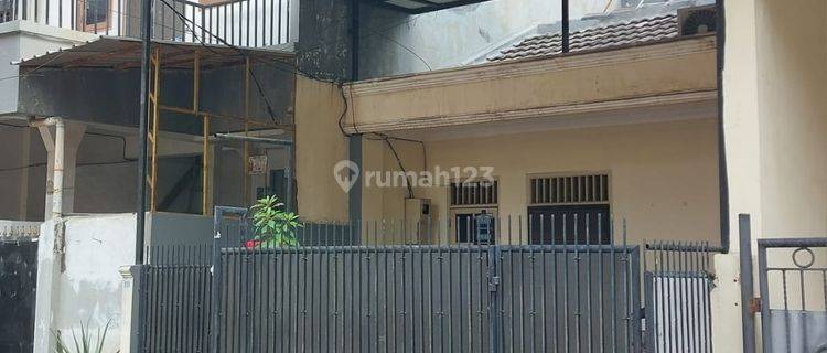 Rumah di Jual Siap Huni di Gading Griya Lestari, Kelapa Gading 1