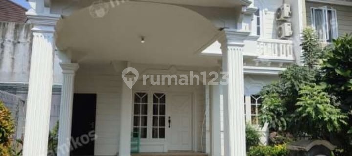 Spacious 2-Story House Facing Park in Kota Wisata 1