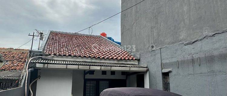 Rumah di Jl. Sabar 1 Petukangan Selatan 1