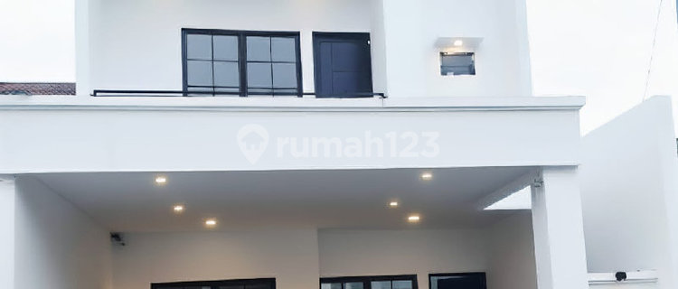 Dijual Rumah New Brand Lokasi Strategis di Graha Raya Bintaro 1