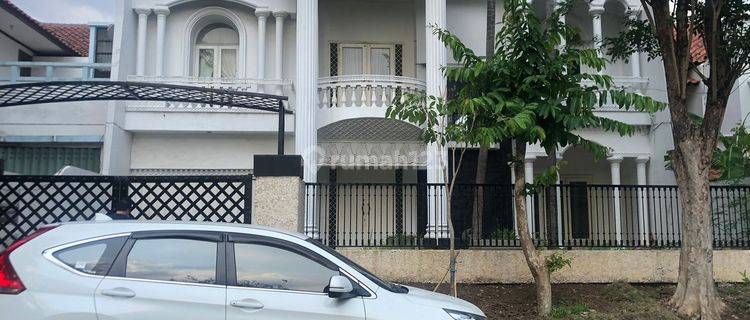 RENT: Rmh graha family 2lt terawat semi furnish, BAGUS minim.2th sewa! 1