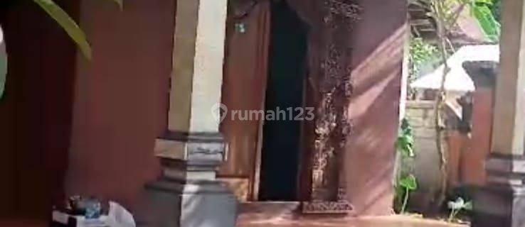 RUMAH SEWA DENGAN TANAH LUAS DI SUKAWATI  1