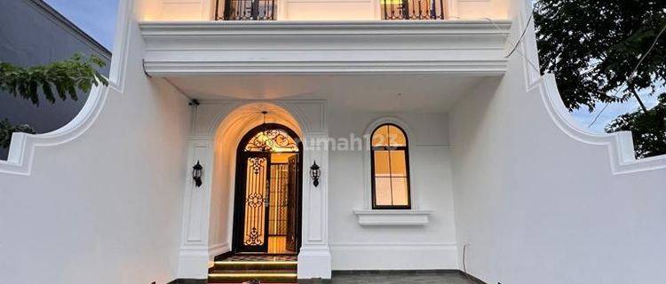 RUMAH MEWAH CLASSIC 3 LANTAI TOWNHOUSE DEKAT TOL  1