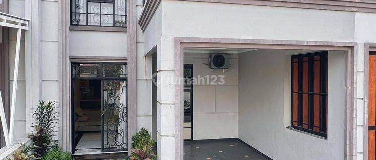 RUMAH MEWAH 2 LANTAI FULL FURNISH TOWNHOUSE DEKAT TOL KUKUSAN  1