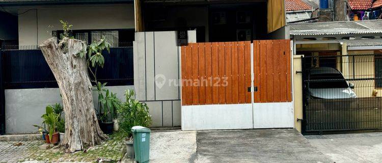  Rumah Semi Furnished Sudah Renovasi di Meruya selatan jakarta barat, Meruya 1